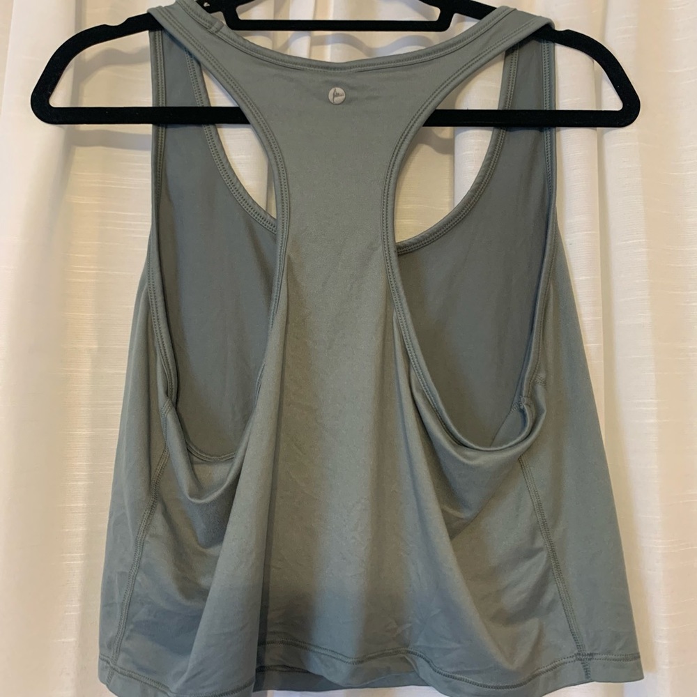 Cropped Workout Top - Picture 3 of 3